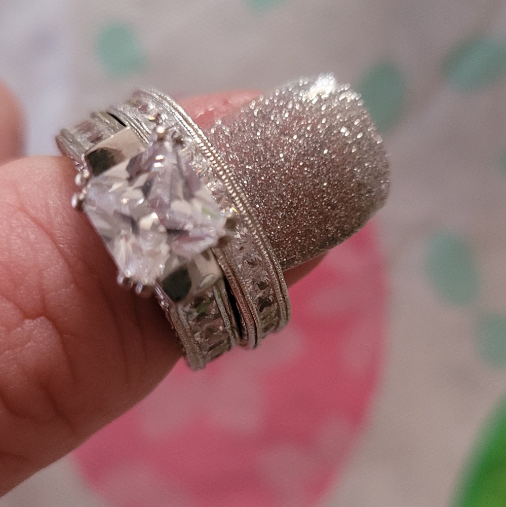 New engagement set